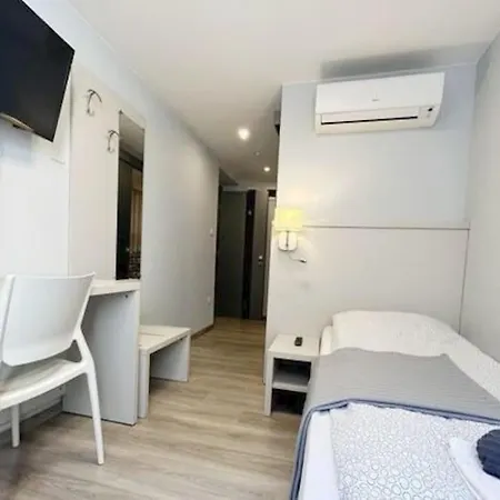 Central Budapest- Podmaniczky Unit 4 * Budapesta